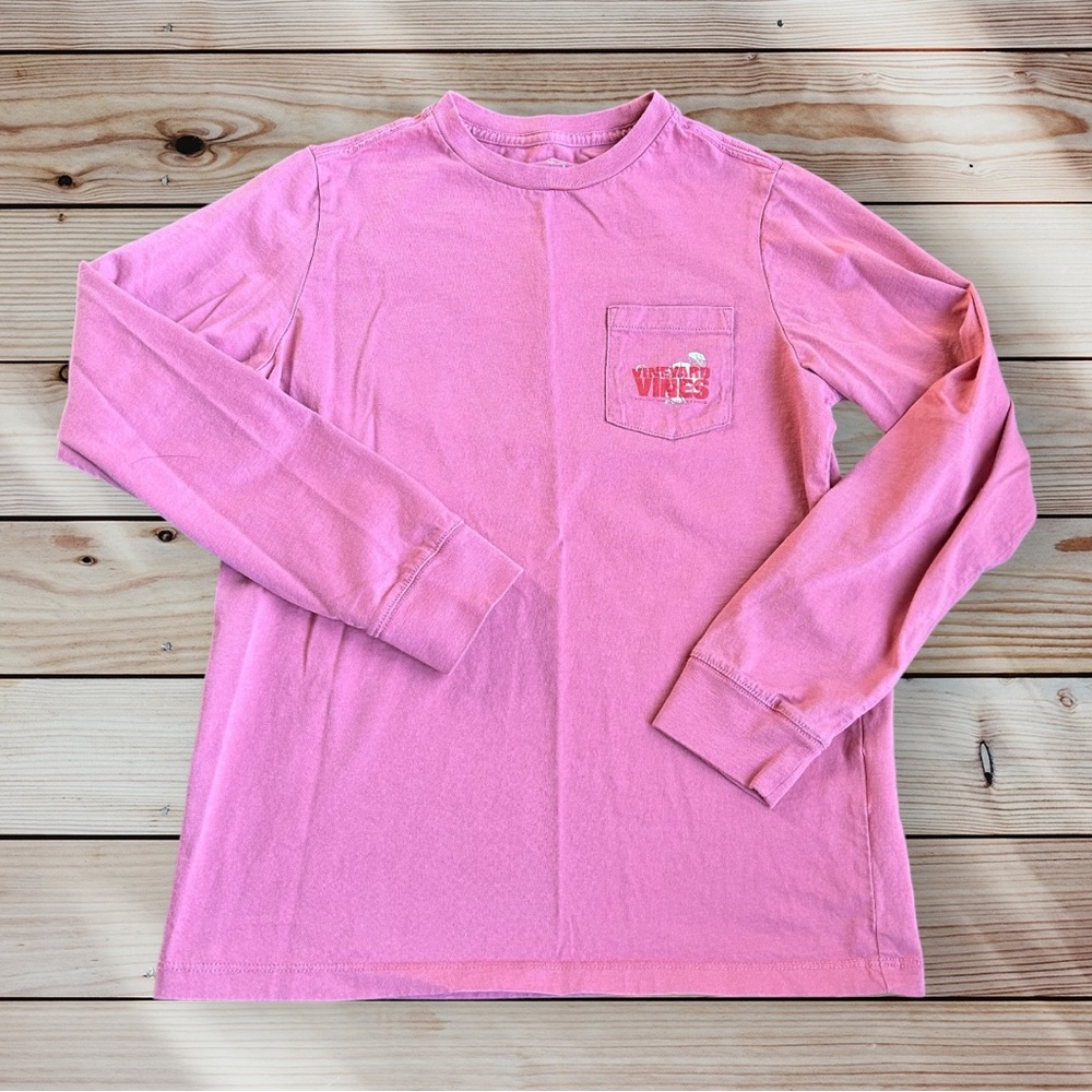 VINEYARD VINES Kid’s Long Sleeved Lacrosse Themed Pocketed Tee in Red/White